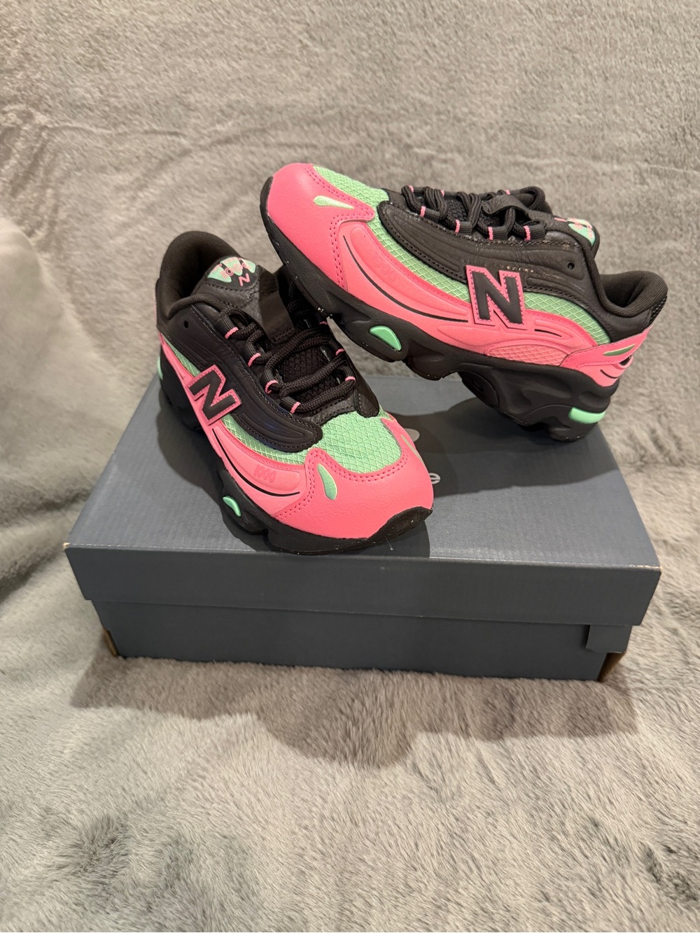New Balance 1000 Black Pink (GS) - GC1000DM - Size 4Y - New In Box